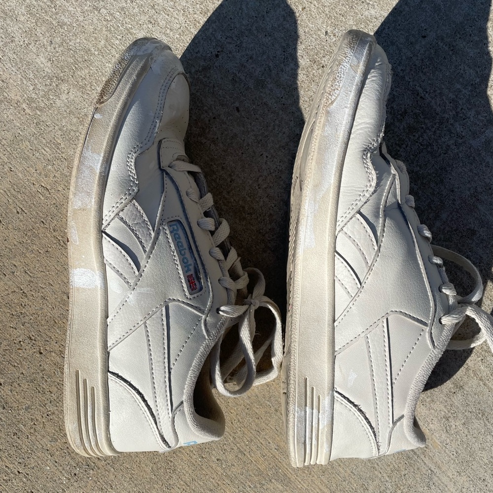 ✨Reebok classics off white✨